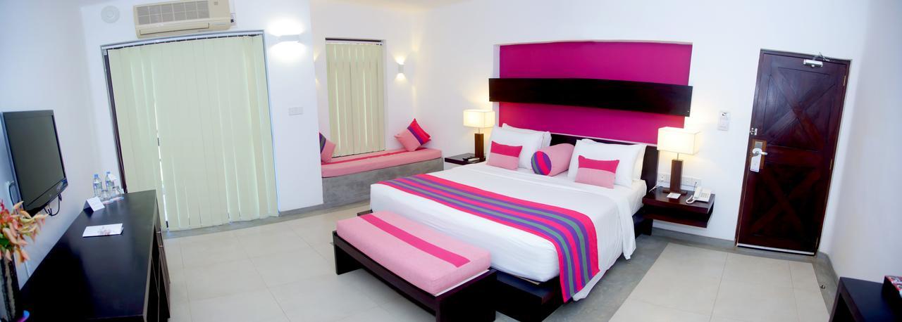 Ranna 212 Beach Resort Kahandamodara ภายนอก รูปภาพ